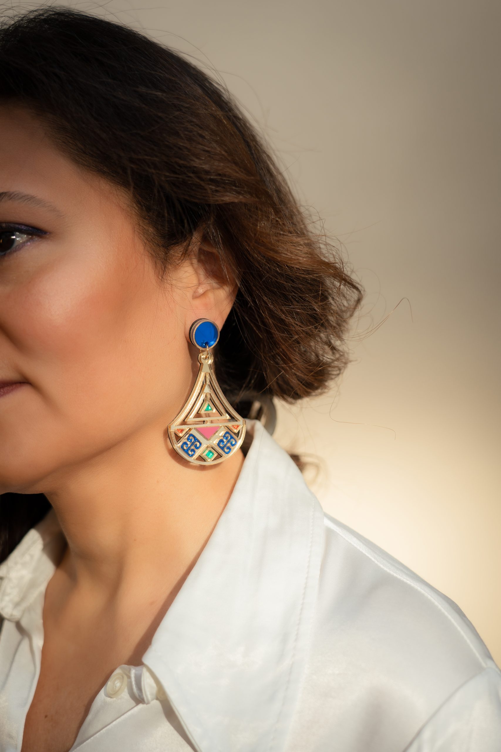 Maeli Earrings Gold - Image 3